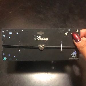 Disney choker